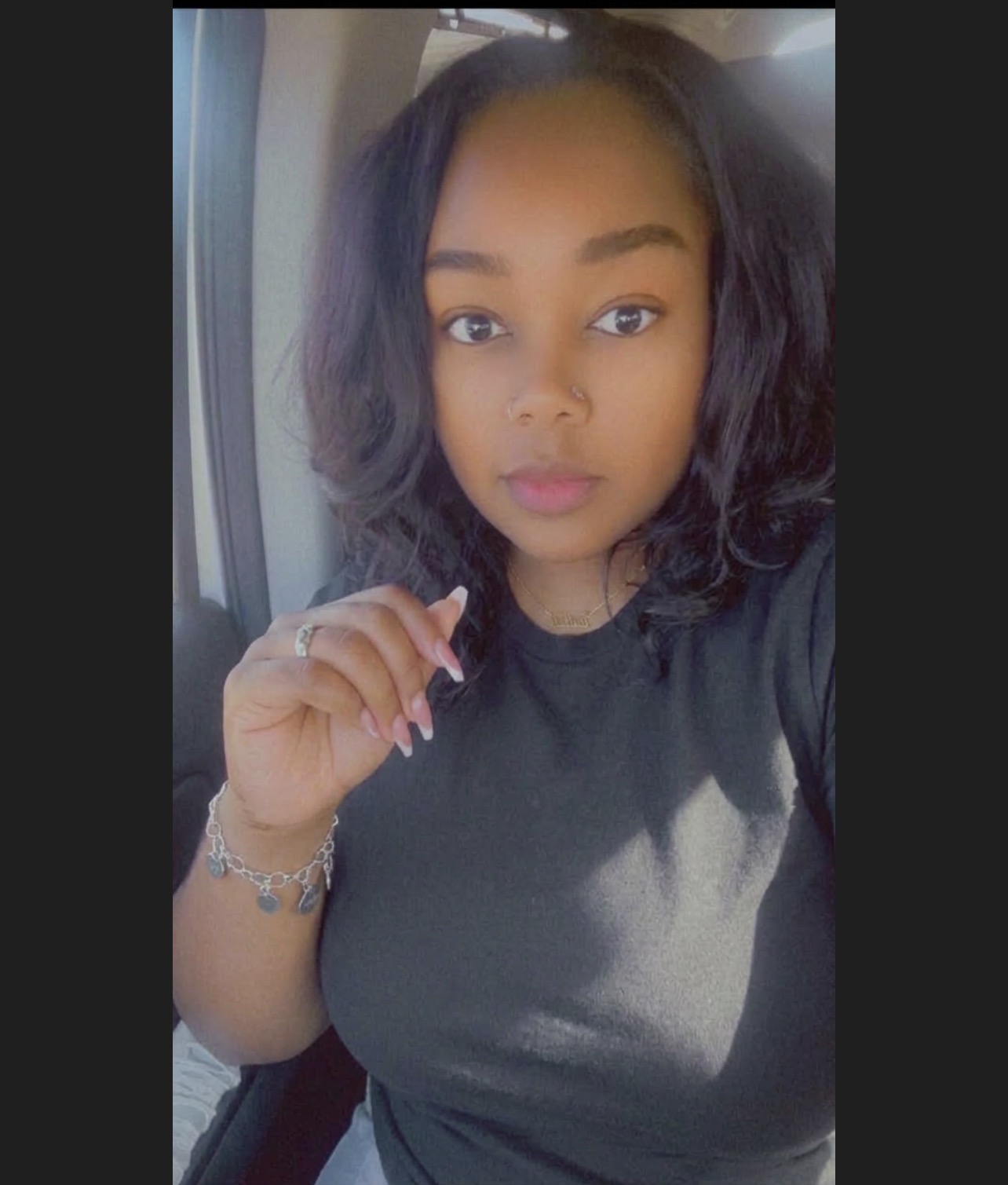 Owner of 90s R&B Sip and Paint